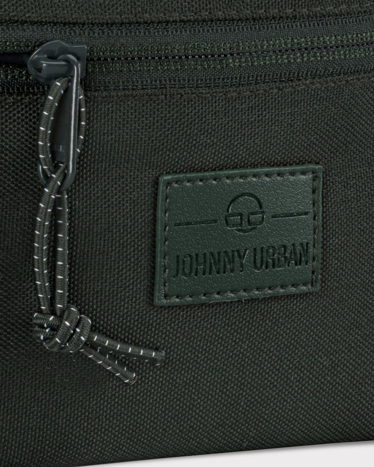 Grüne Johnny Urban Bauchtasche 'Erik Small' aus robustem Material mit Reißverschluss und Logoetikett