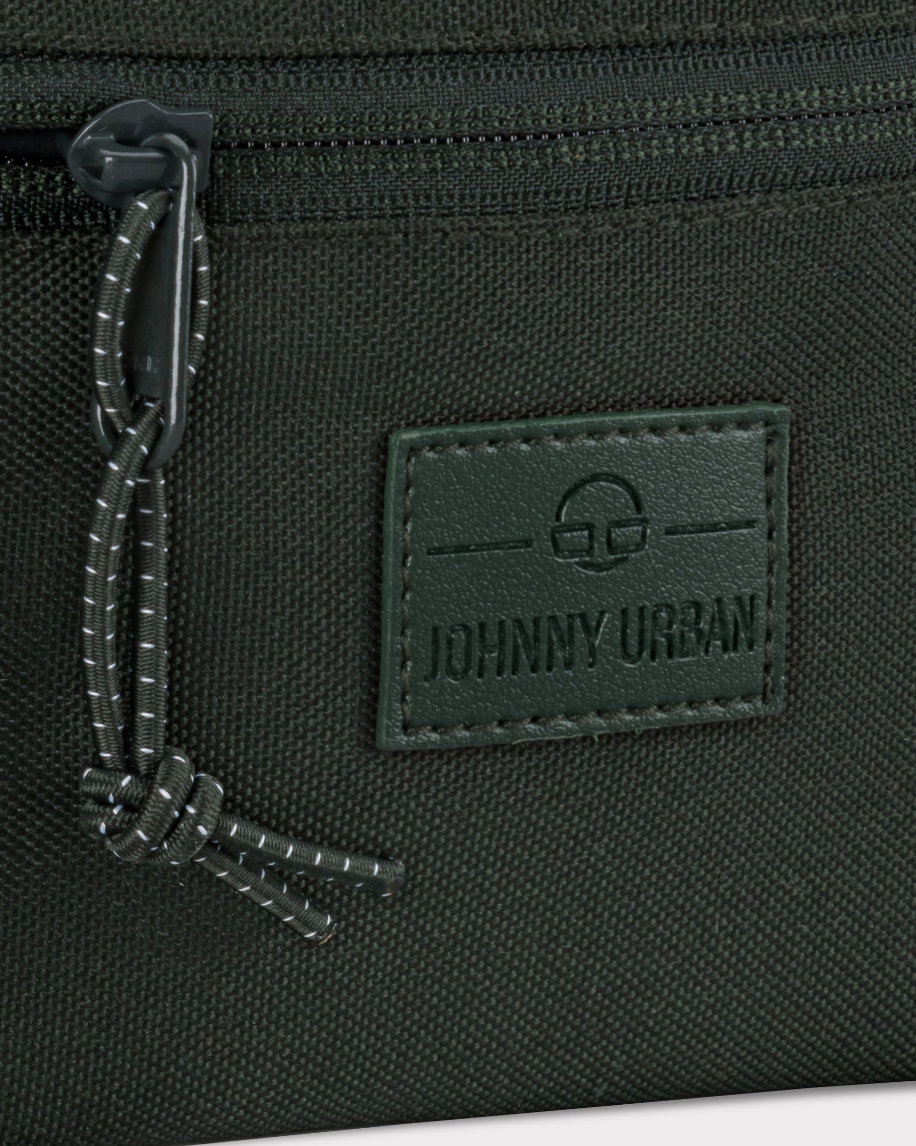 Grüne Johnny Urban Bauchtasche 'Erik Small' aus robustem Material mit Reißverschluss und Logoetikett
