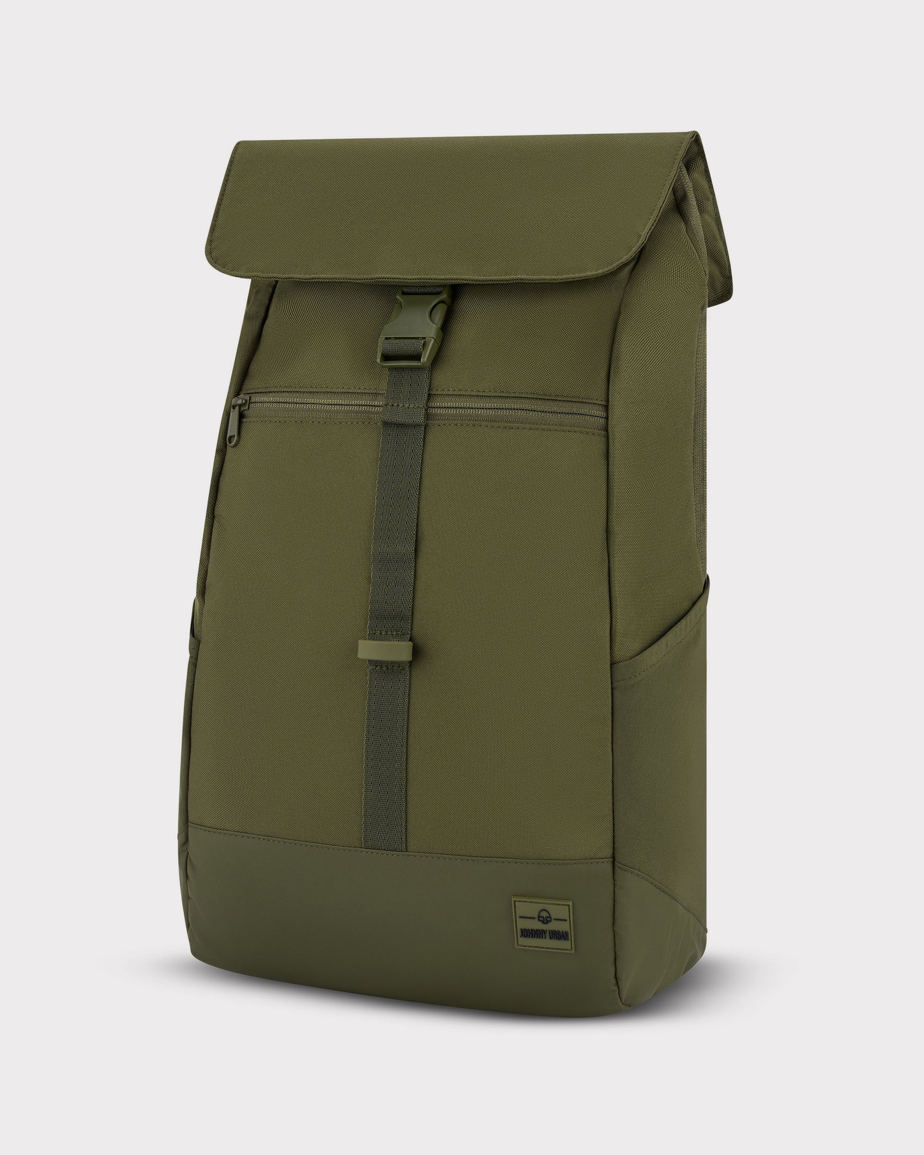 Olivegrüner Rucksack 'Mika' von Johnny Urban mit Klappe, Steckverschluss und Frontreißverschluss