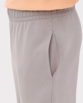 Helle Jogginghose 'Owen' mit elastischem Bund und seitlicher Tasche