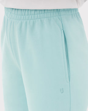 Leicht gefütterte unisex Jogginghose 'Owen' von Johnny Urban in eisblau mit elastischem Bund und eingelassenen Seitentaschen