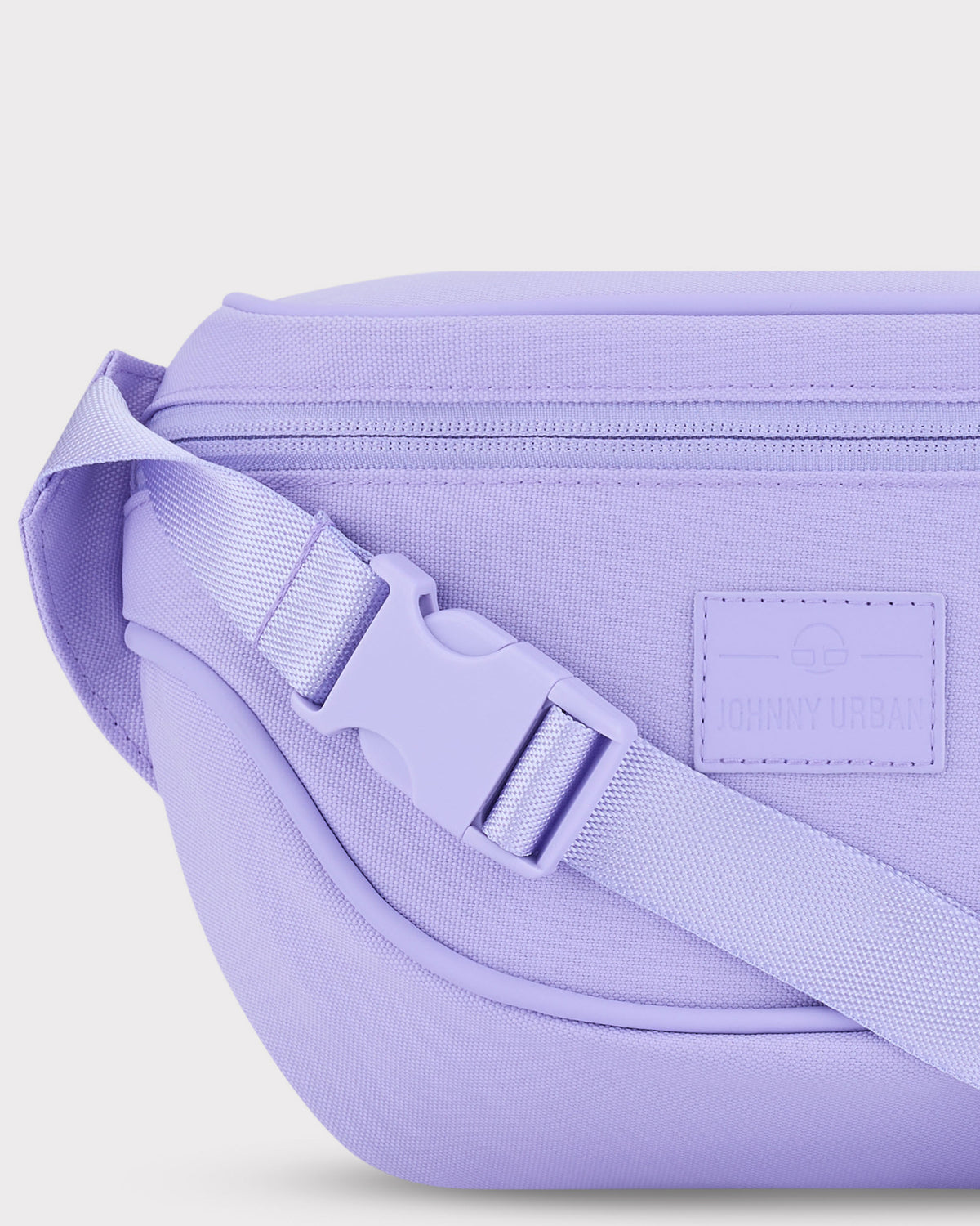 Lilafarbene Bauchtasche 'Ben' von Johnny Urban mit verstellbarem Gurt und Reißverschluss