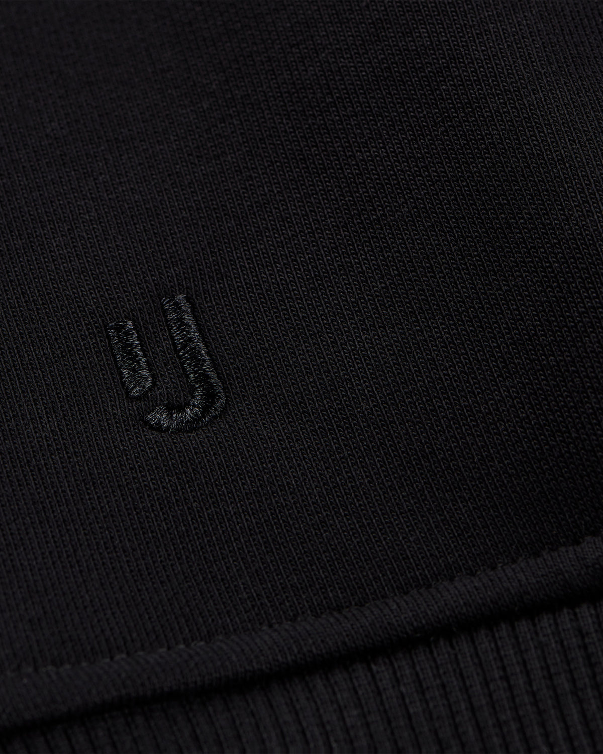Schwarzer Oversized Hoodie 'Cody' mit dezent gesticktem Johnny Urban Logo