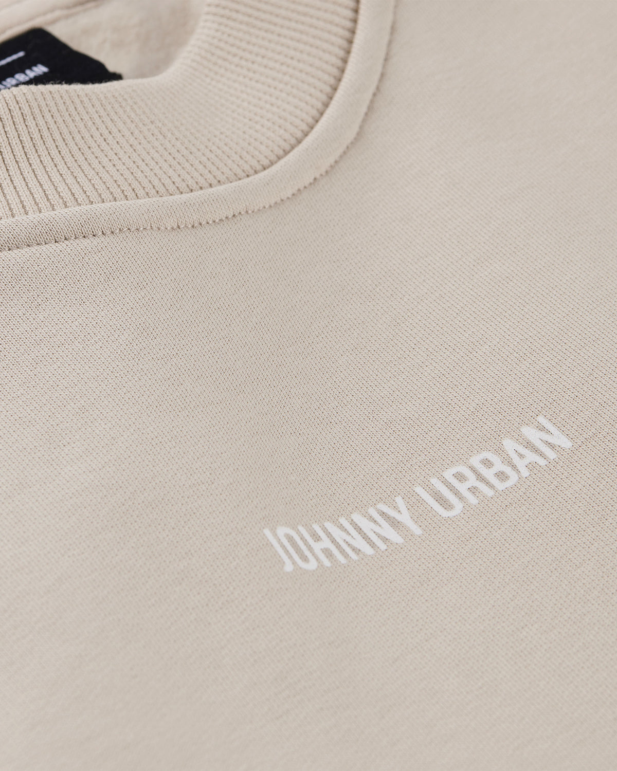 Beiger Oversized Crewneck 'Carter' mit weißem Johnny Urban Aufdruck
