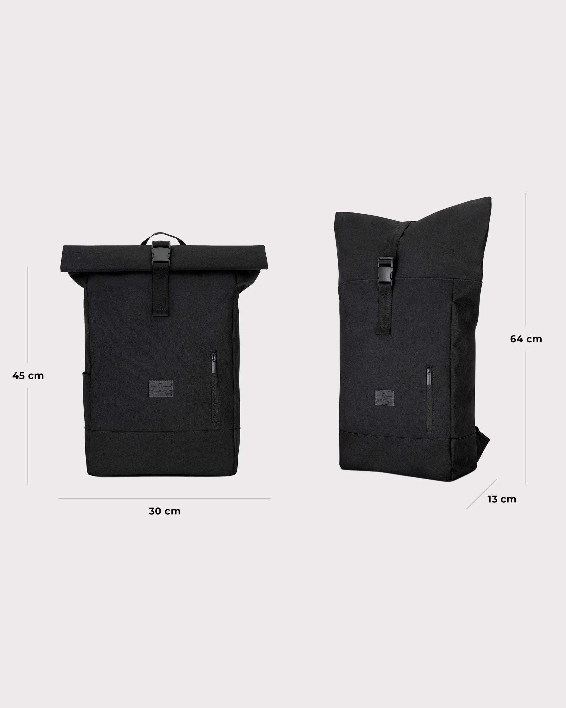 Schwarzer Rolltop Rucksack 'Robin Large' von Johnny Urban, Maße 30x45x13 cm geschlossen und 30x64x13 cm geöffnet