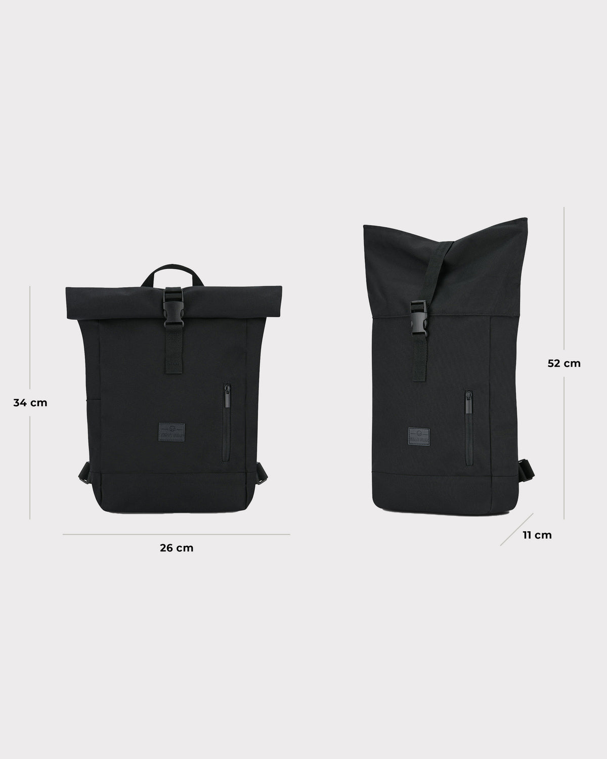 Schwarzer Rolltop-Rucksack 'Robin Small' von Johnny Urban, Maße 26x34x11 cm, vorne mit Reißverschlusstasche