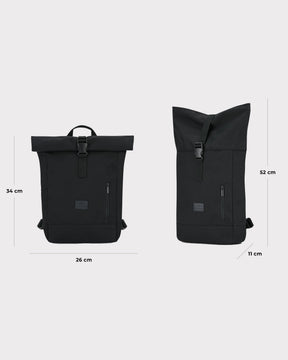 Schwarzer Rolltop-Rucksack 'Robin Small' von Johnny Urban, Maße 26x34x11 cm, vorne mit Reißverschlusstasche