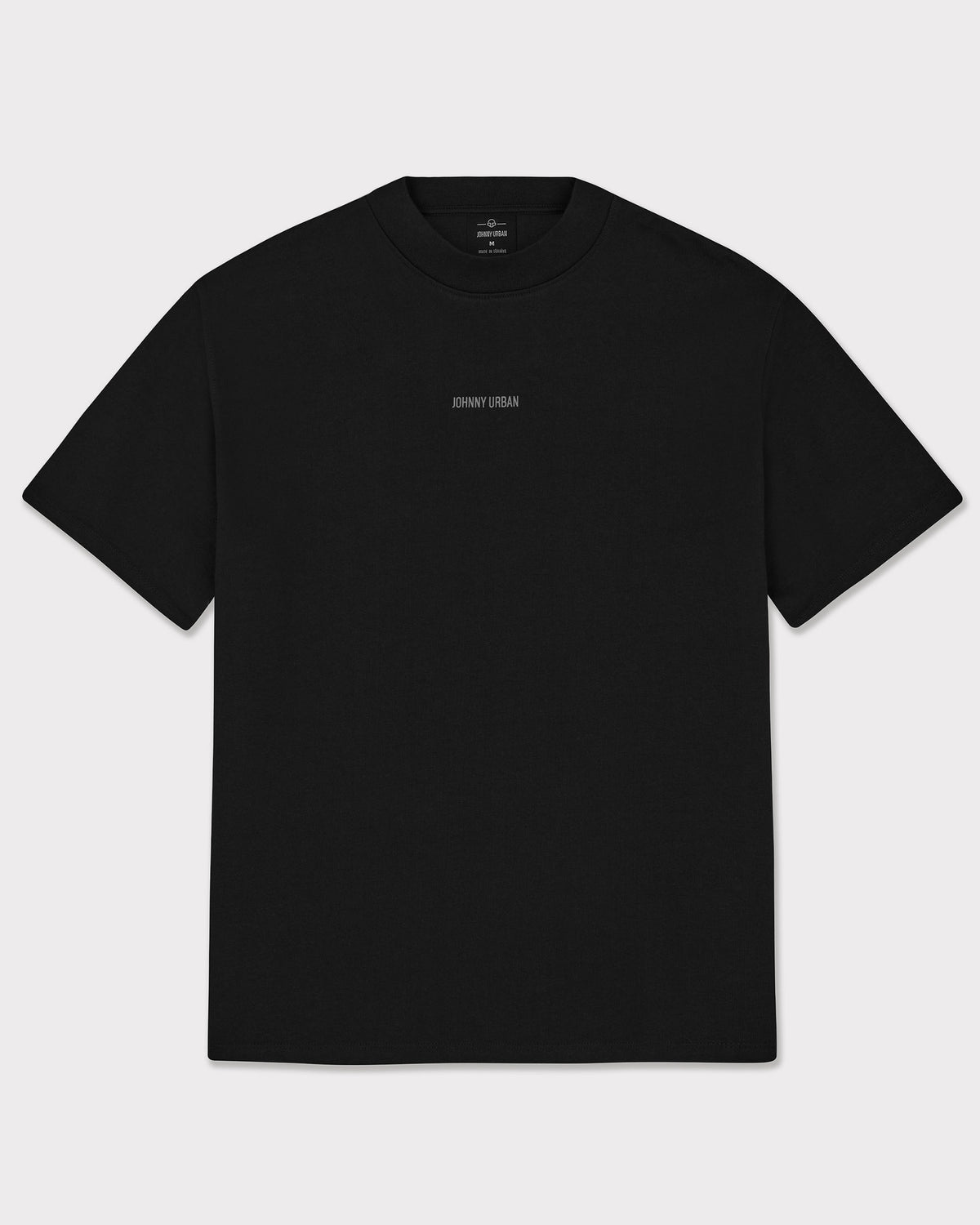 Schwarzes T-Shirt 'Sammy Johnny Urban' mit kleinem weißen 'Johnny Urban'-Schriftzug auf der Brust