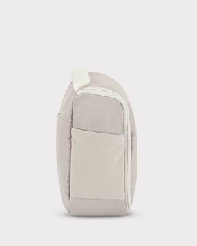 Beige Kulturtasche 'Logan' von Johnny Urban mit seitlicher Tasche und Reißverschluss