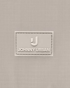 Beige Johnny Urban Logo auf kulturtasche "Logan" gefertigt aus nachhaltigem Material