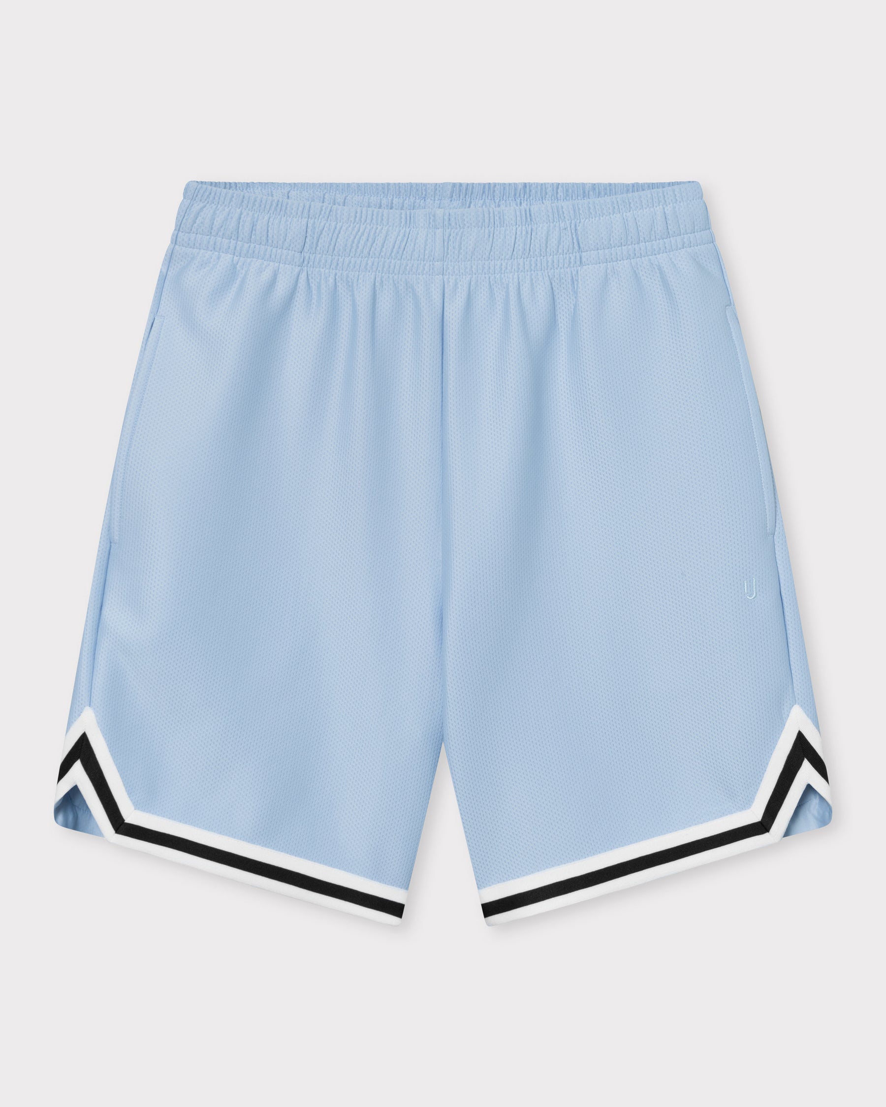 Leichtblaue kurze Herren-Shorts 'Parker' mit elastischem Bund und schwarzem sowie weißem Zierstreifen unten