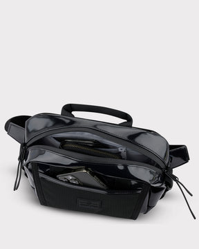 Schwarze Johnny Urban Lenkertasche 'Nelson' mit Reißverschlussfach und Fronttasche, Smartphone sichtbar
