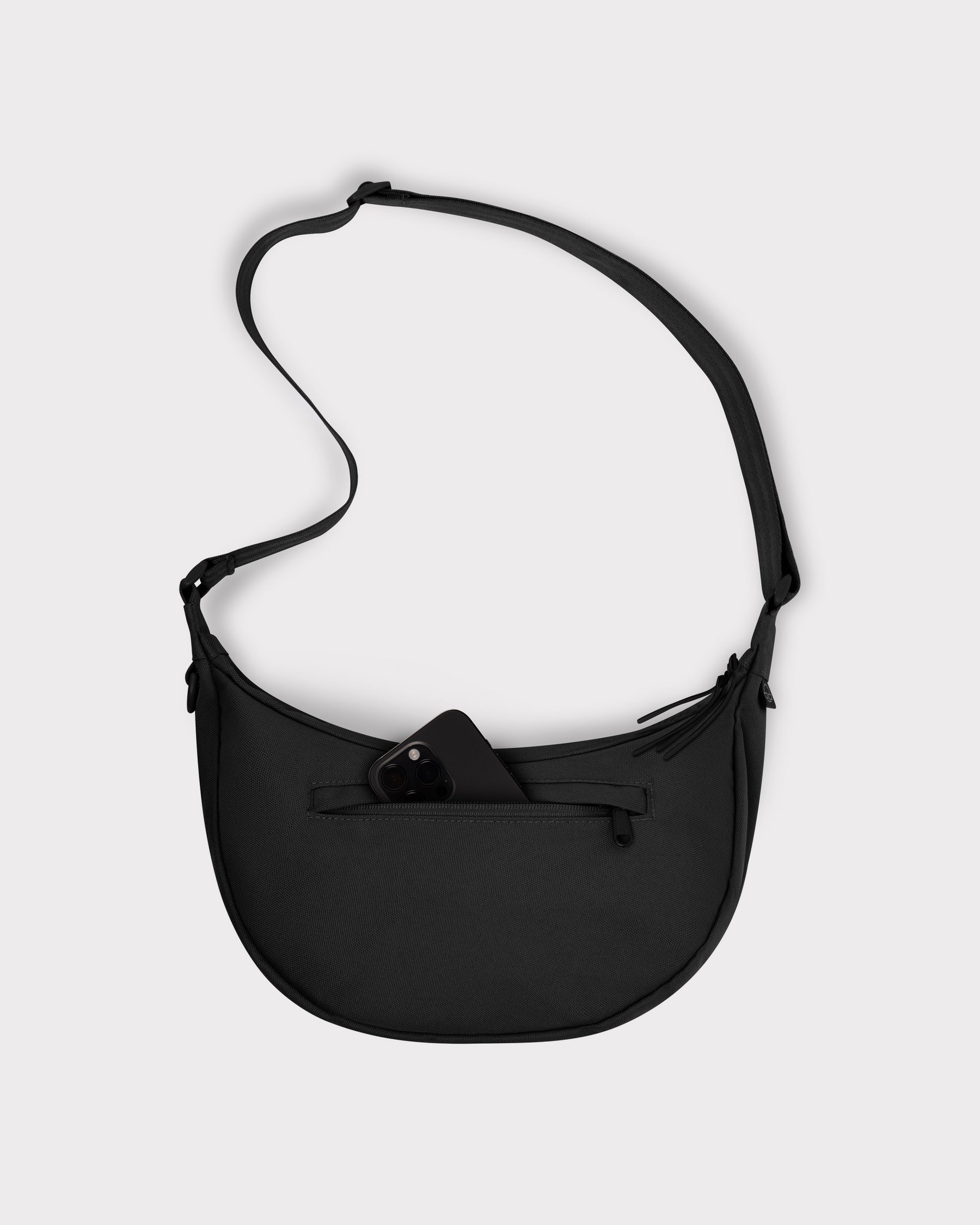 Schwarze Half Moon Bag Ally Medium mit verstellbarem Schultergurt und Vordertasche mit Smartphone