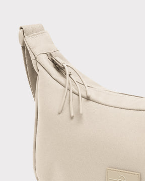 Halbmond-Tasche Ally Medium in beige mit Reißverschluss und verstellbarem Gurt