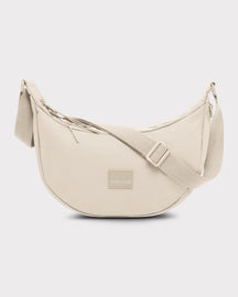 Sandfarbene Halbmond-Tasche 'Ally Medium' von Johnny Urban mit verstellbarem Schultergurt