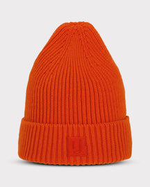 Coralrote gestrickte Mütze „Billie“ mit Umschlag und Johnny Urban Logo auf der Vorderseite