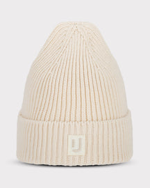 Cremefarbene Strickmütze 'Billie' von Johnny Urban mit gerolltem Saum und Logo vorne