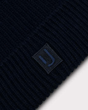 Blaue, gerippte Strickmütze 'Billie' von Johnny Urban mit schwarzem Markenlogo