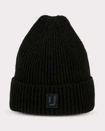 Schwarze gestrickte Mütze 'Billie' von Johnny Urban mit Umschlag und Logo-Patch