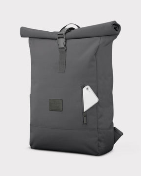 Dunkelgrauer nachhaltiger Rolltop Rucksack 'Robin Large' mit Reißverschlusstasche und Handy