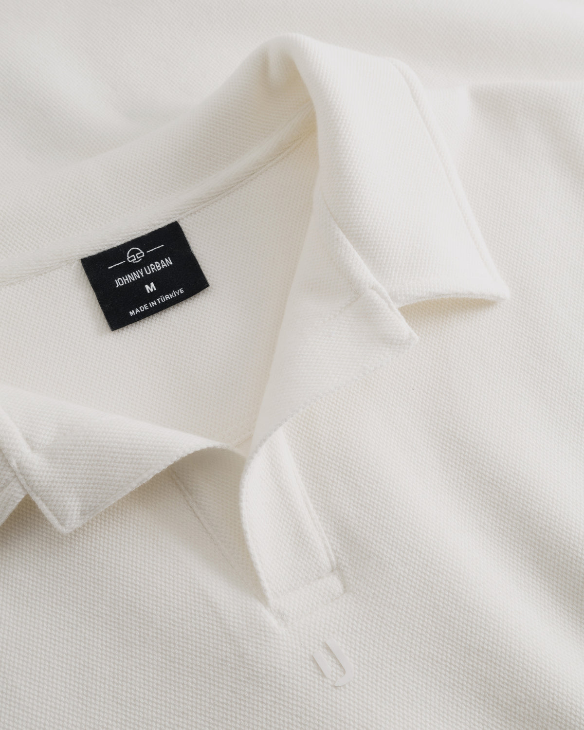 Cremefarbenes Poloshirt Landon von Johnny Urban mit klassischem Kragen und mittlerer Größe