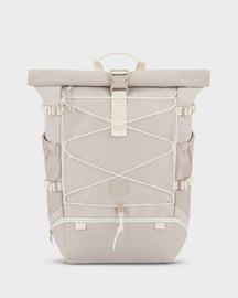 Sandfarbener Reiserucksack 'Allen Large Travel' von Johnny Urban mit Rollverschluss und elastischem Frontband