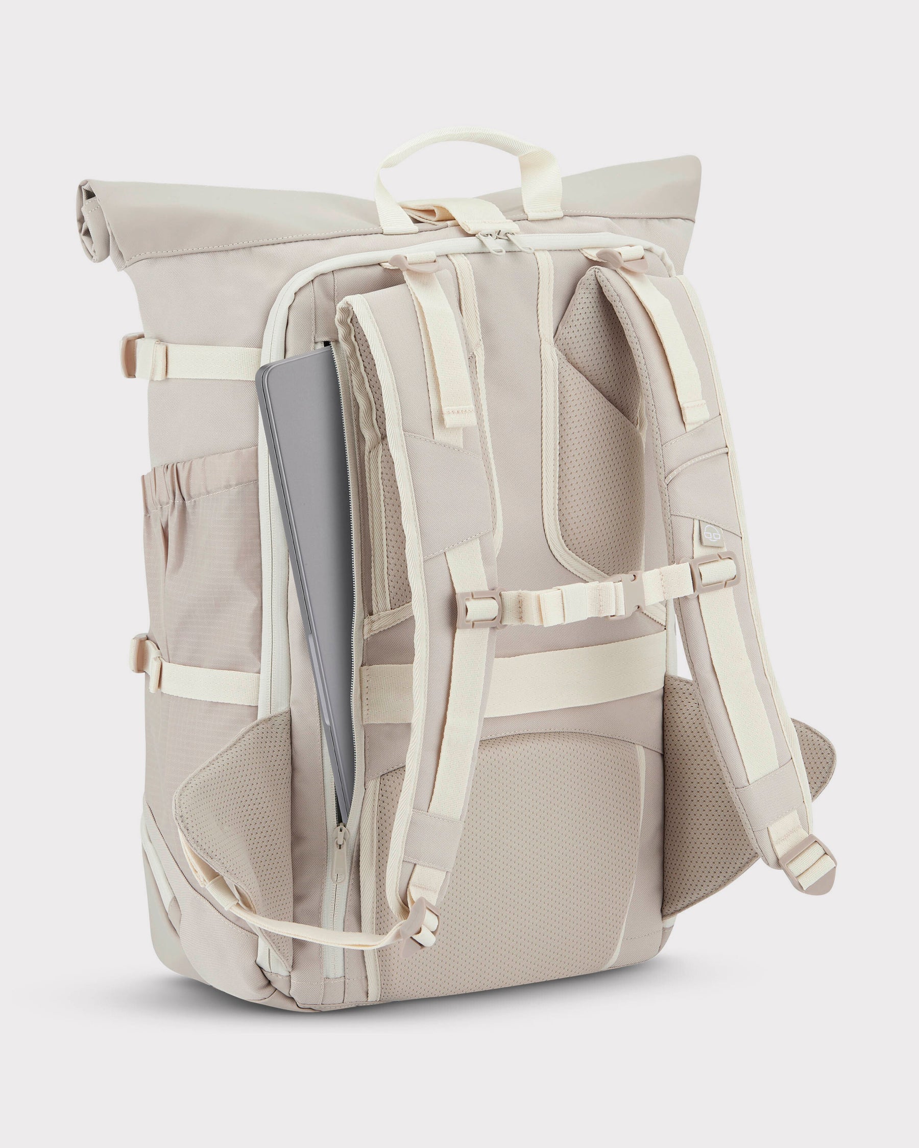 Reiserucksack Allen Large Travel in Sandfarbe mit Laptopfach und gepolsterten Trägern