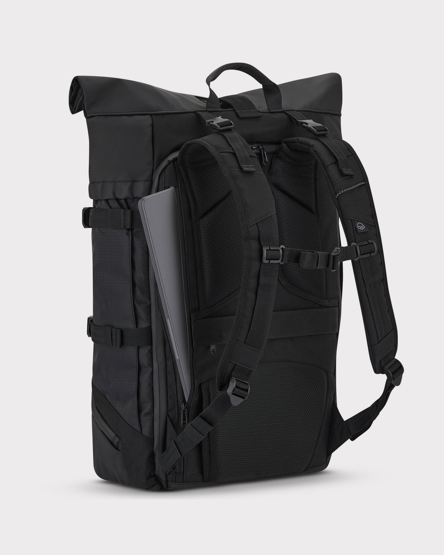 Schwarzer Reiserucksack Allen XL Travel mit Laptopfach, gepolsterten Schultergurten und Brustgurt