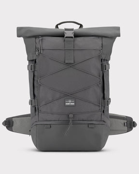 Grauer Reiserucksack 'Allen XL Travel' von Johnny Urban mit Kordelverschluss und mehreren Verschlüssen