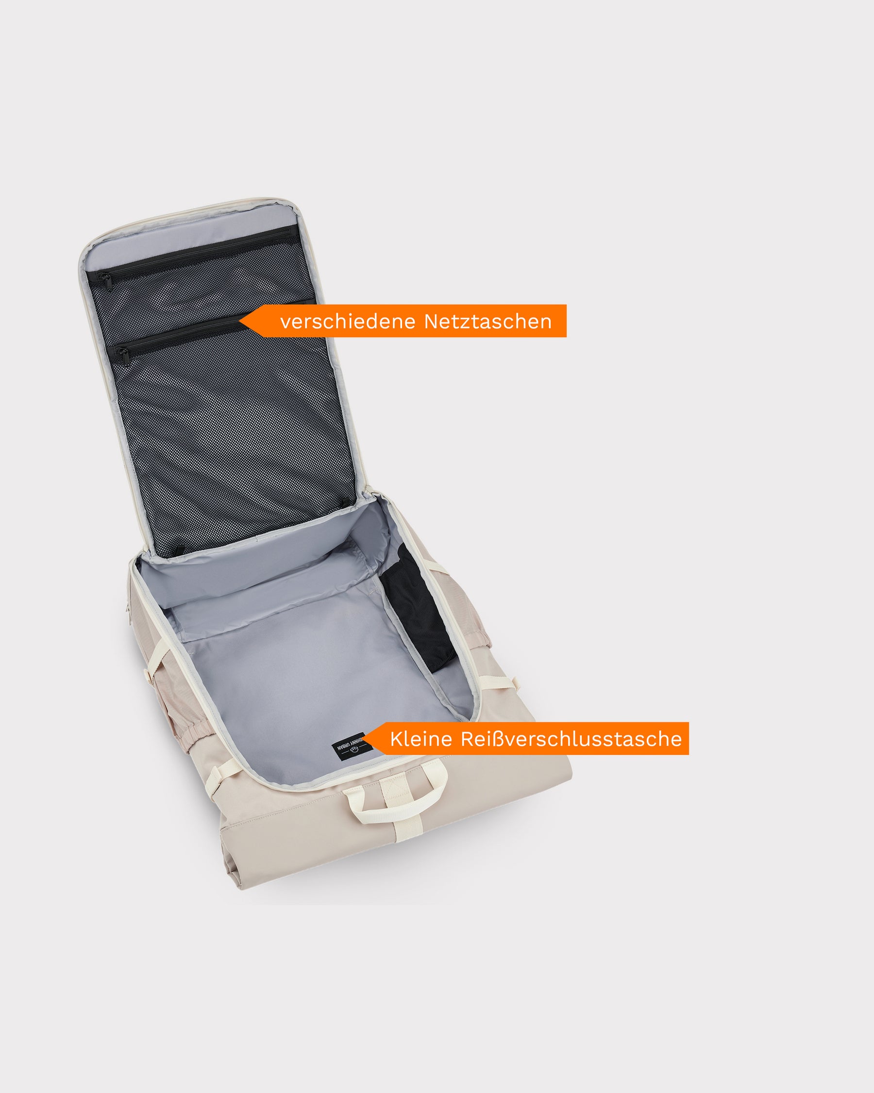 Beige Reiserucksack 'Allen Large Travel' von Johnny Urban geöffnet mit verschiedenen Netz- und kleinen Reißverschlusstaschen