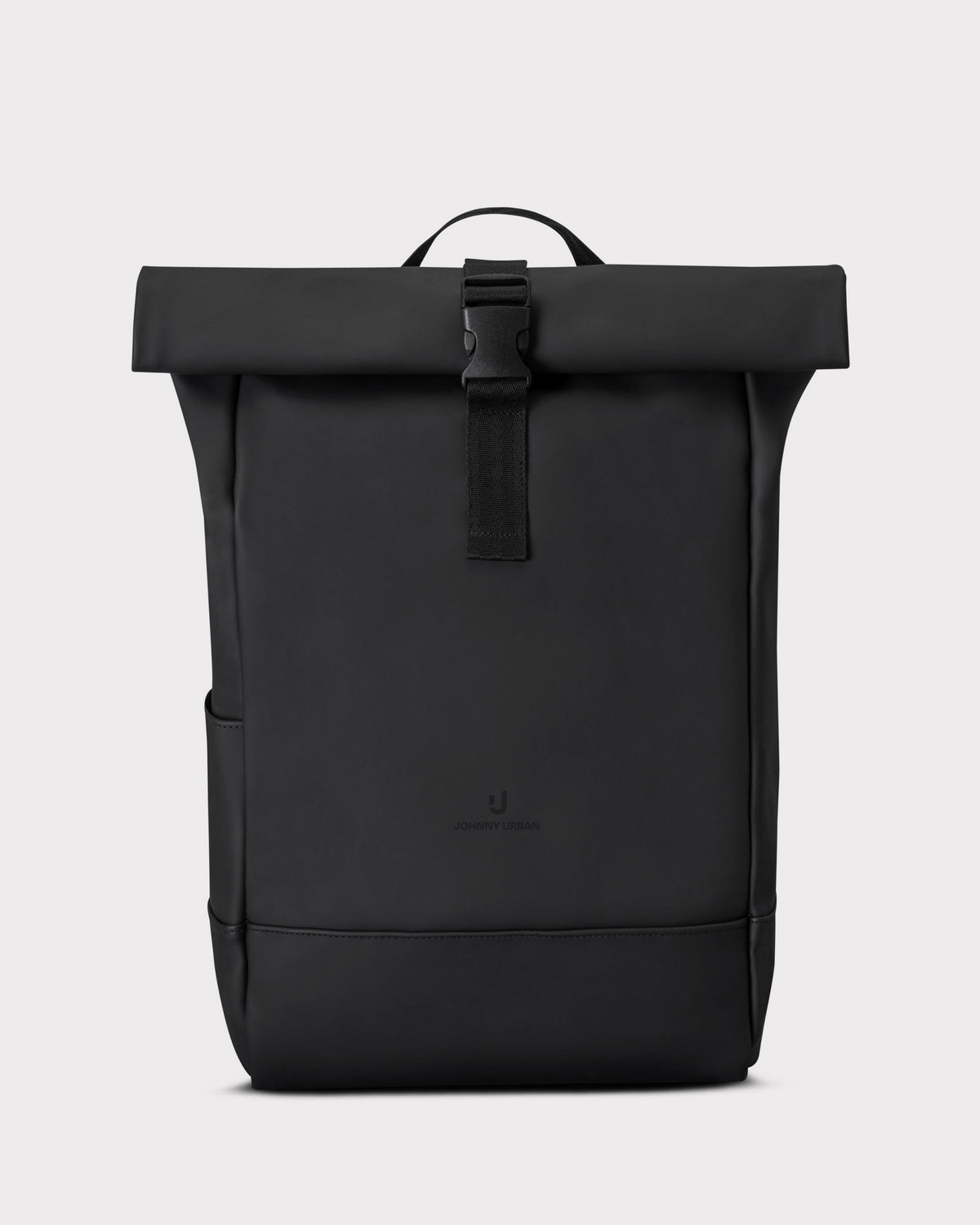 Schwarzer Rolltop-Rucksack 'Harvey Medium' von Johnny Urban aus wasserabweisendem Material