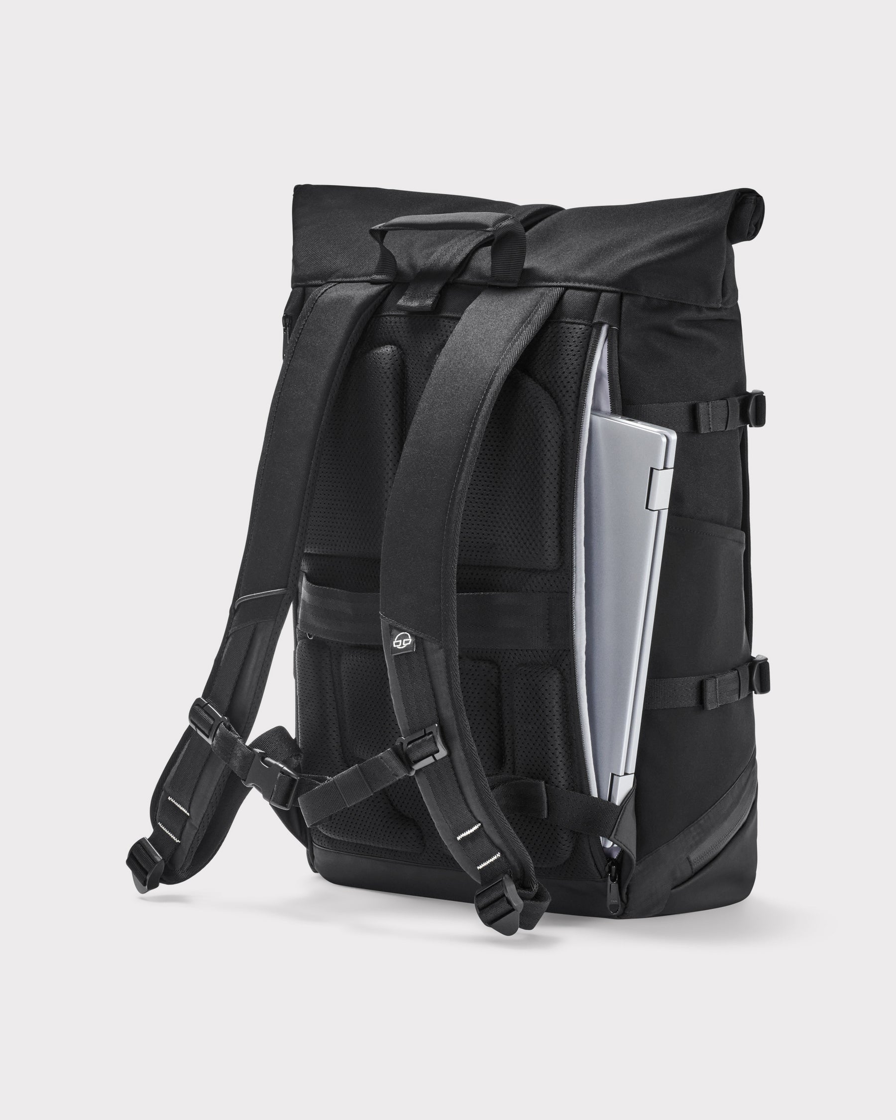 Rolltop Rucksack 'Allen Large Move' in Schwarz mit gepolstertem Rücken, Schultergurten und seitlichem Laptopfach