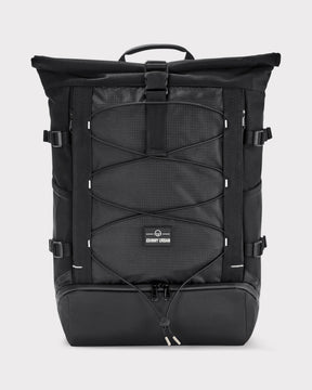 Schwarzer Rolltop-Rucksack 'Allen Large Move' von Johnny Urban mit Kordelzug und Reißverschlussfach unten