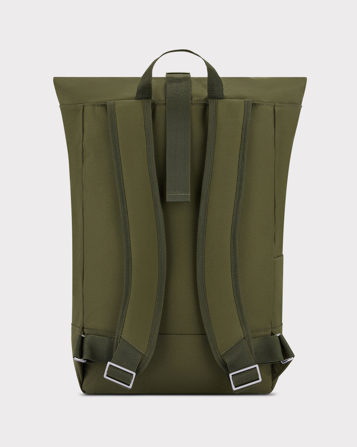 Rückansicht des olivgrünen Rolltop-Rucksacks ‚Robin Large‘ von Johnny Urban mit gepolsterten Schultergurten und Trageschlaufe
