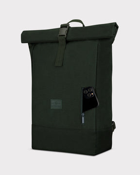 Grüner Rolltop-Rucksack 'Robin Large' von Johnny Urban mit Fronttasche und Handy
