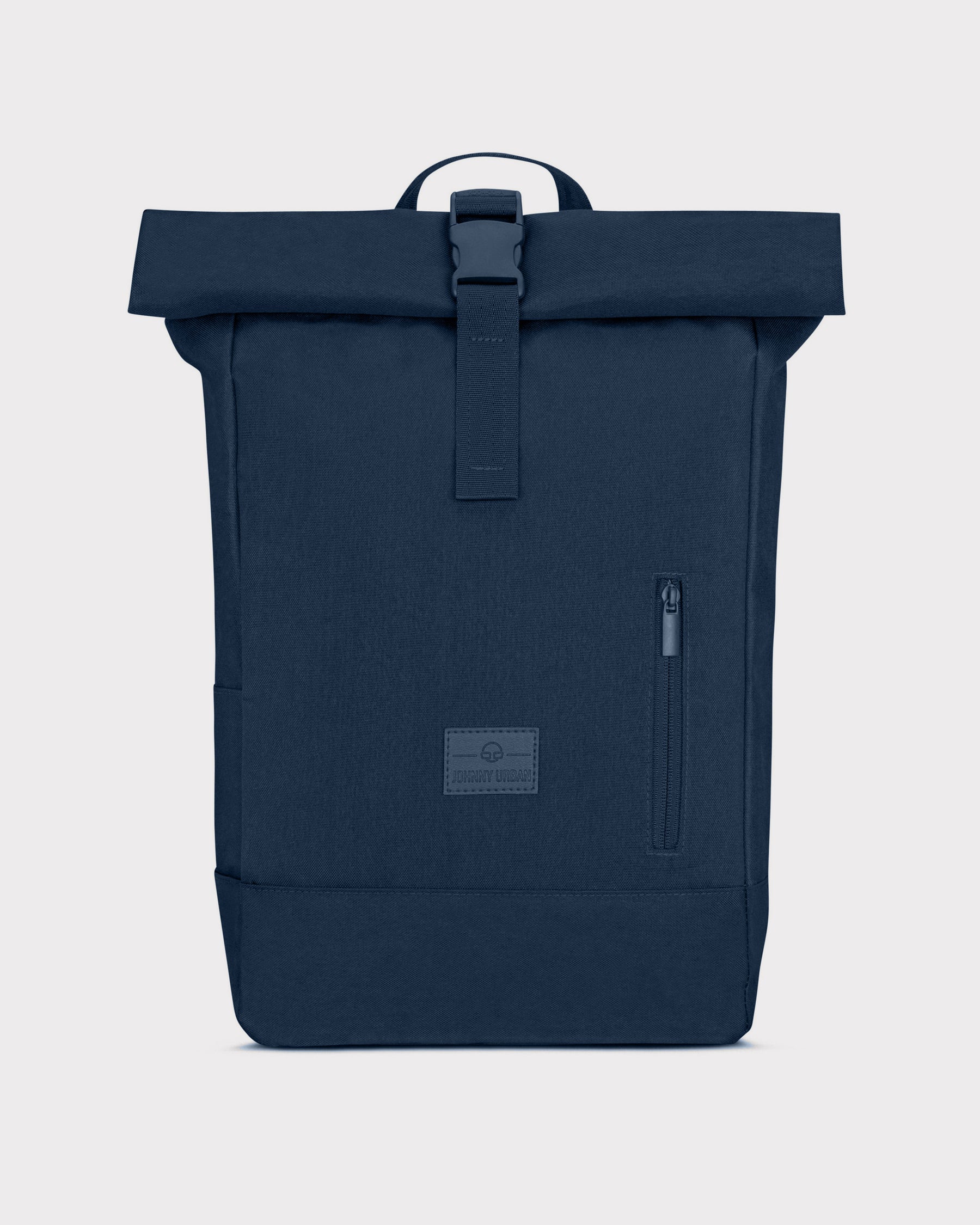 Blauer Rolltop Rucksack 'Robin Medium' von Johnny Urban mit Frontreißverschlusstasche
