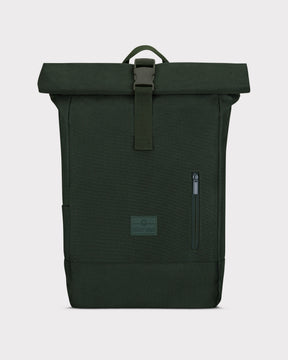 Grüner Rolltop Rucksack 'Robin Medium' von Johnny Urban mit Frontreißverschluss und Trageschlaufe