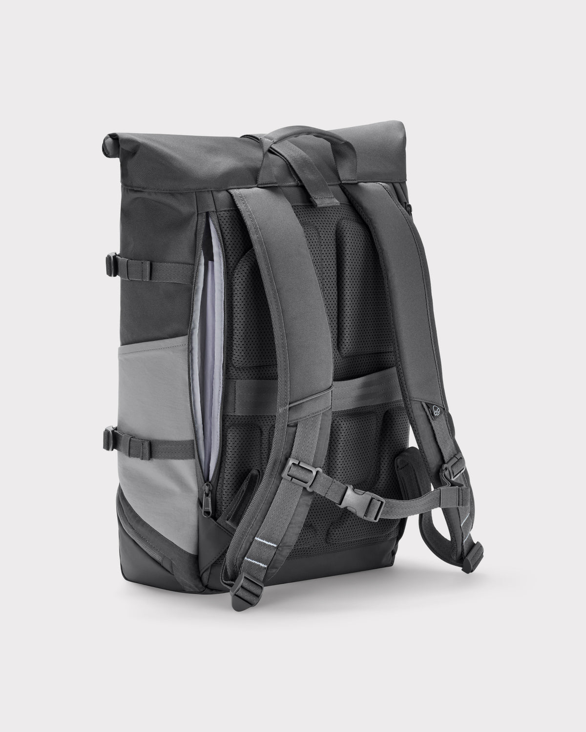 Rolltop Rucksack Allen Large Move in Grau, Rückseite mit gepolsterten Trägern und Schnellzugriffstasche