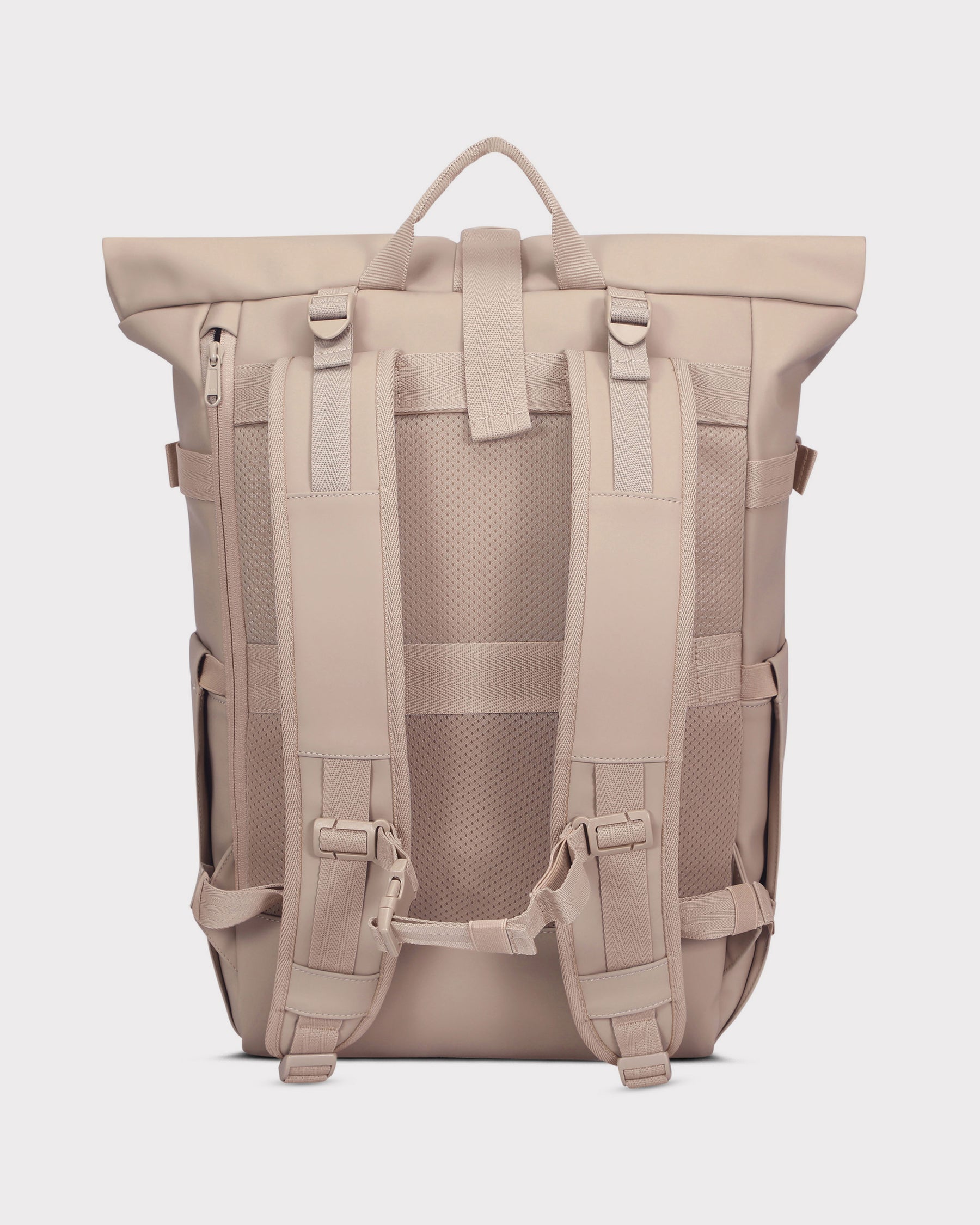 Rolltop Rucksack 'Harvey Large' von Johnny Urban, beige, Rückenansicht mit gepolsterten Trägern und gepolstertem Rücken