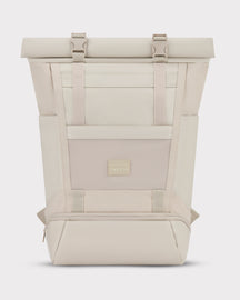 Beiger Rolltop-Rucksack 'Ashton' von Johnny Urban, moderner rechteckiger urbane Stil, aus robustem Material