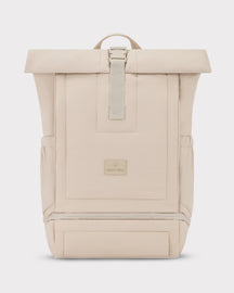 Rolltop Rucksack 'Kyle' von Johnny Urban in beige, gepolstert mit einfachem Verschluss und seitlichen Taschen