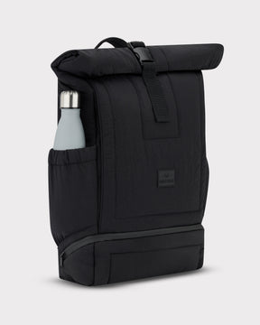 Schwarzer, gepolsterter Rolltop-Rucksack 'Kyle' mit seitlicher Tasche für Flasche