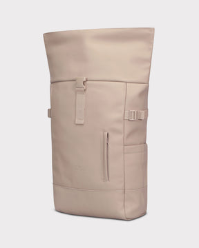 Beiger Rolltop Rucksack 'Harvey Large' von Johnny Urban mit Frontreißverschluss und seitlichen Verschlüssen