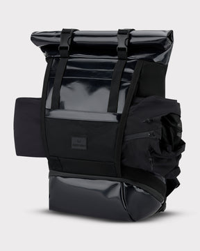 Rolltop-Rucksack Ashton von Johnny Urban, schwarz, wasserabweisendes Material, mit zwei Schnallenverschluss