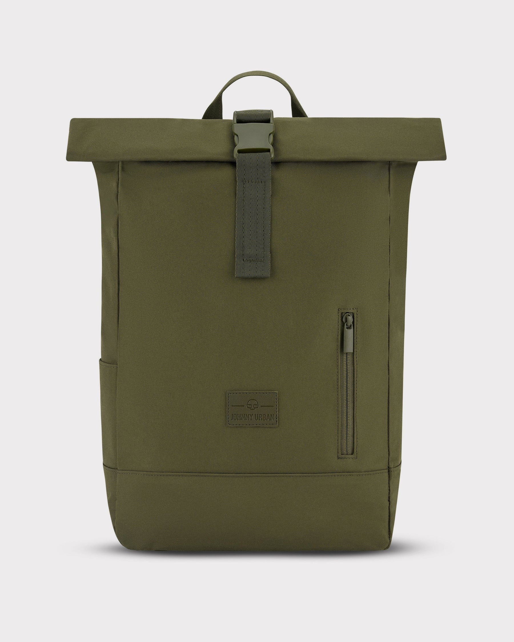 Vorderansicht des olivgrünen Rolltop Rucksacks 'Robin Medium' von Johnny mit Klickverschluss