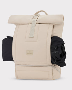 Beiger Johnny Urban Rolltop Rucksack 'Kyle' mit seitlichen schwarzen Taschen und gepolstertem Material