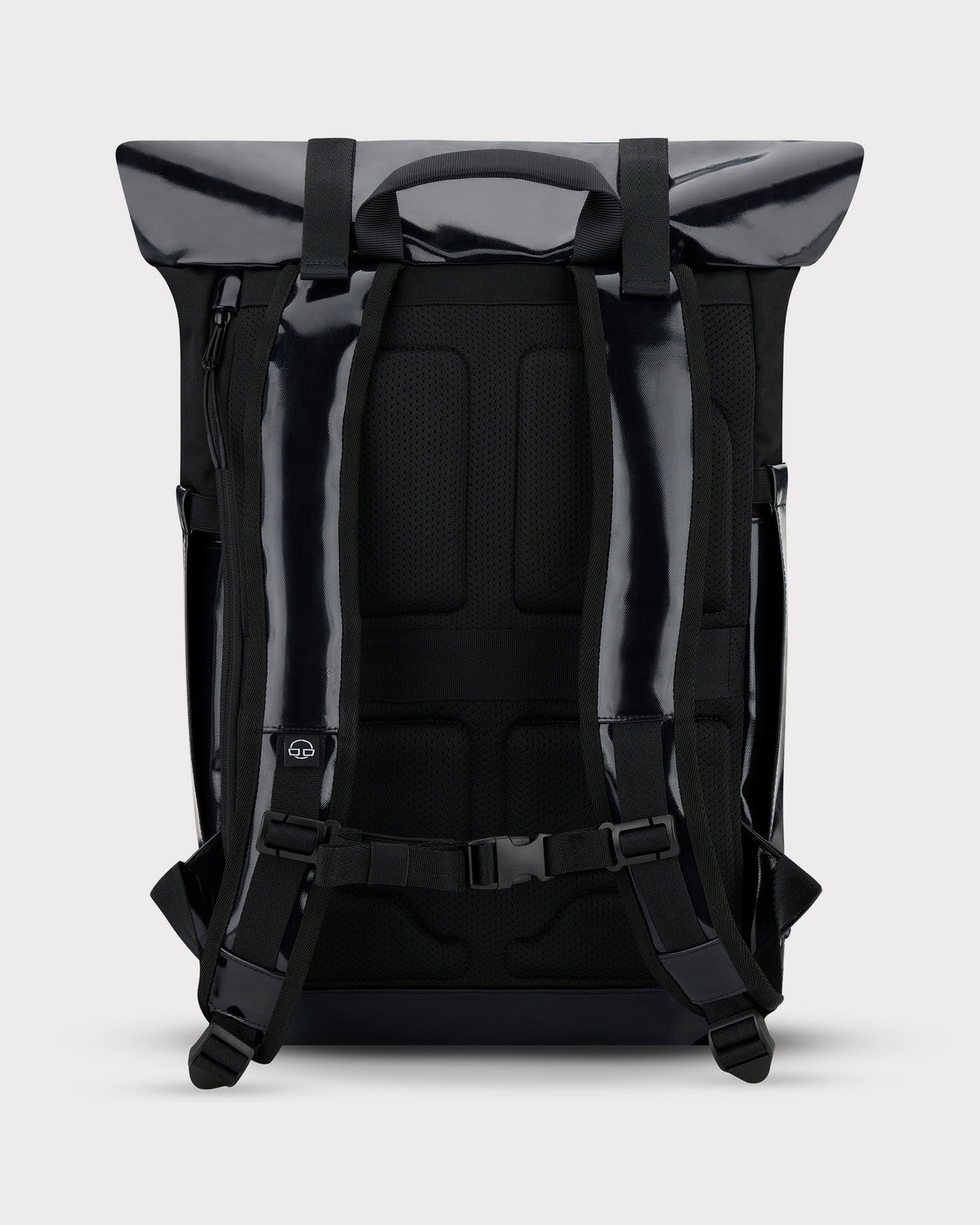 Schwarzer Johnny Urban Rolltop Rucksack 'Ashton' mit gepolsterten, verstellbaren Schulterriemen und Brustgurt