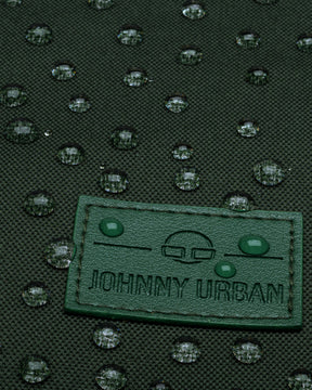 Grüner Johnny Urban Rolltop Rucksack 'Robin Large' mit wasserabweisendem Material und sichtbaren Wassertropfen