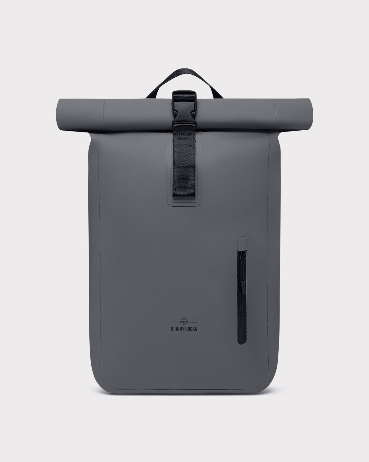 Schwarzer wasserfester Rolltop-Rucksack 'Conor' von Johnny Urban mit seitlicher Reißverschlusstasche