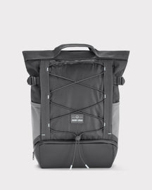 Grauer Rucksack 'Harper' von Johnny Urban mit Kordelzug vorne und seitlichen Taschen